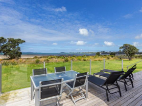 Beachfront Escape - Snells Beach Holiday Home, Snells Beach